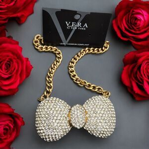 Chunky Glam VTG Gold Tone Pave Sparkly White Crystal Rhinestone Big Bow Necklace
